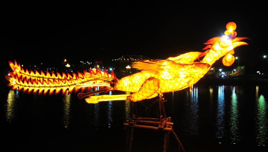 [-]Phố[-]cổ[-]Hội[-]An[-]bừng[-]sáng[-]chờ[-]đón[-]năm[-]mới